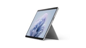 Microsoft Surface Pro 11 | 13" | Ultra 5 236U | 16GB | 256GB | W11P | Tablični Računalnik